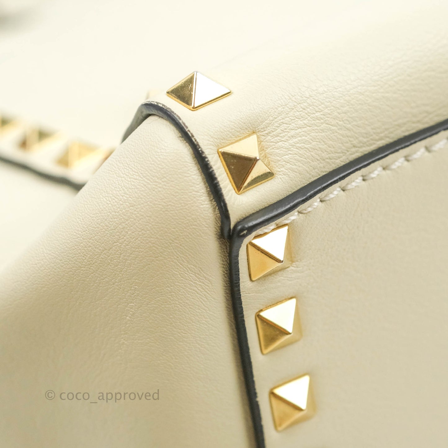 Valentino Garavani Rockstud Mini Trapeze Shoulder Bag White Calfskin Gold Hardware