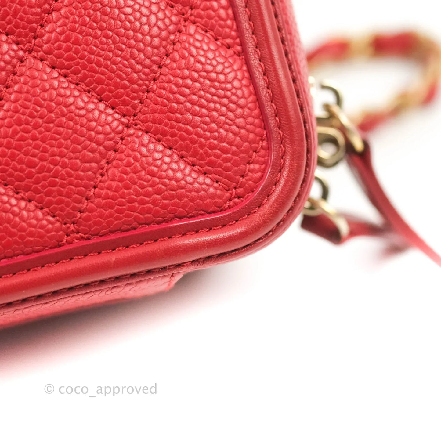 Chanel Quilted Medium CC Filigree Vanity Case Red Caviar Gold Hardware