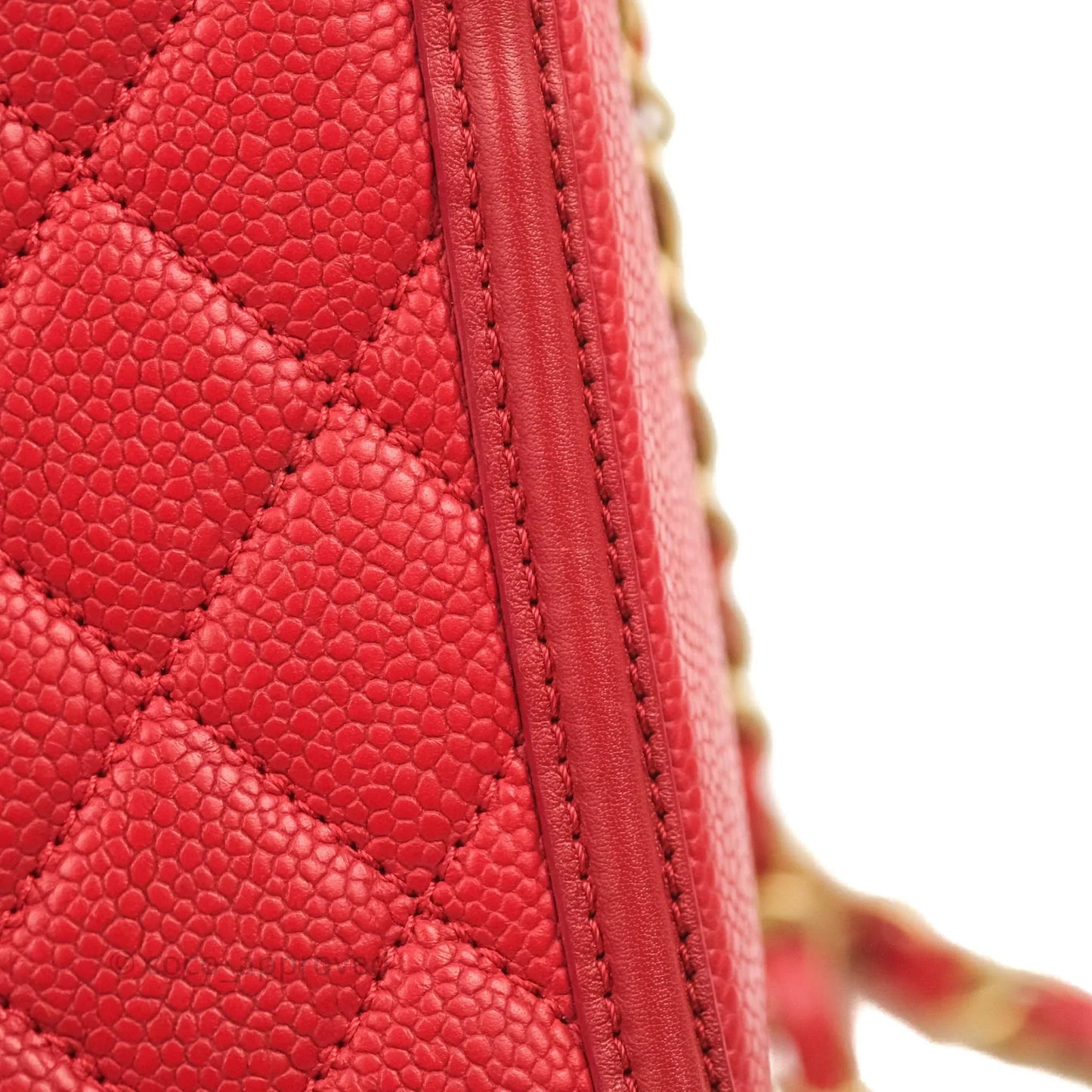 Chanel Quilted Medium CC Filigree Vanity Case Red Caviar Gold Hardware