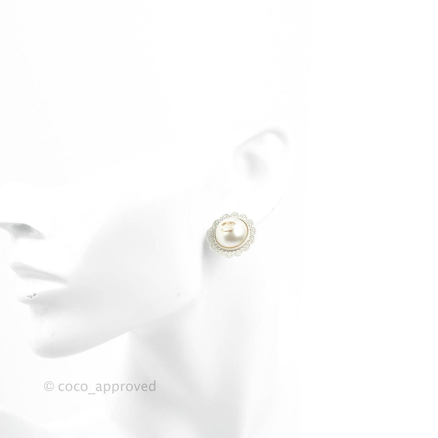 Chanel CC Pearl Round Earrings 15K