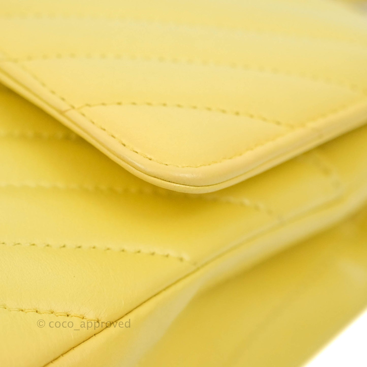 Chanel Classic M/L Medium Flap Chevron Yellow Lambskin Gold Hardware