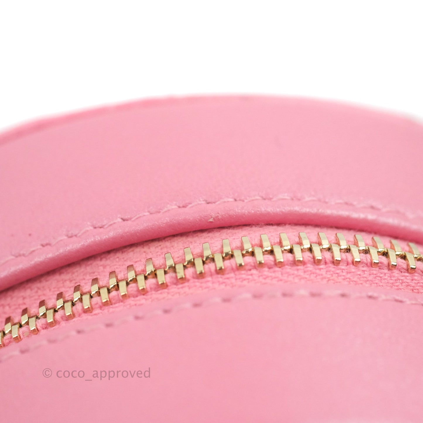 Chanel Quilted Round Clutch With Pearl Chain Iridescent Pink Lambskin Gold Hardware
