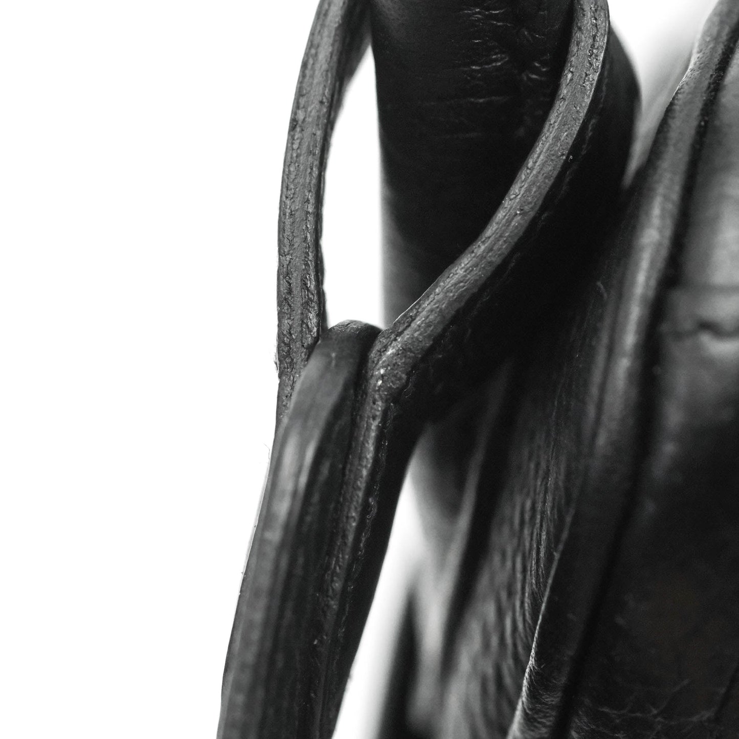 Hermès Lindy 26 Taurillion Clemence Black Gold Hardware