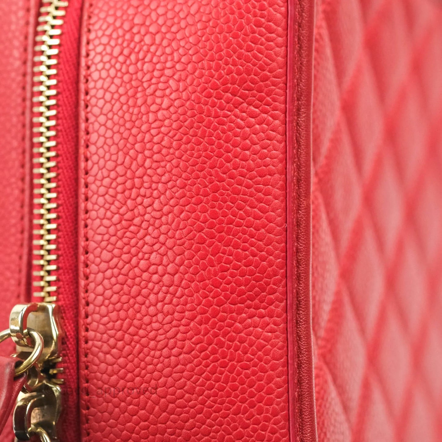 Chanel Quilted Medium CC Filigree Vanity Case Red Caviar Gold Hardware
