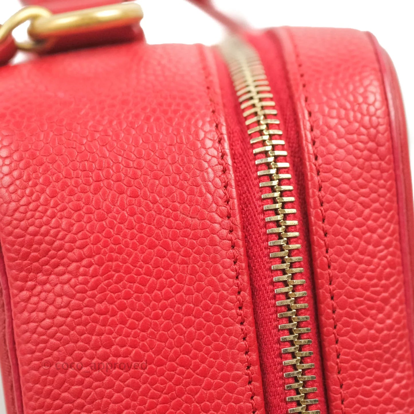 Chanel Quilted Medium CC Filigree Vanity Case Red Caviar Gold Hardware