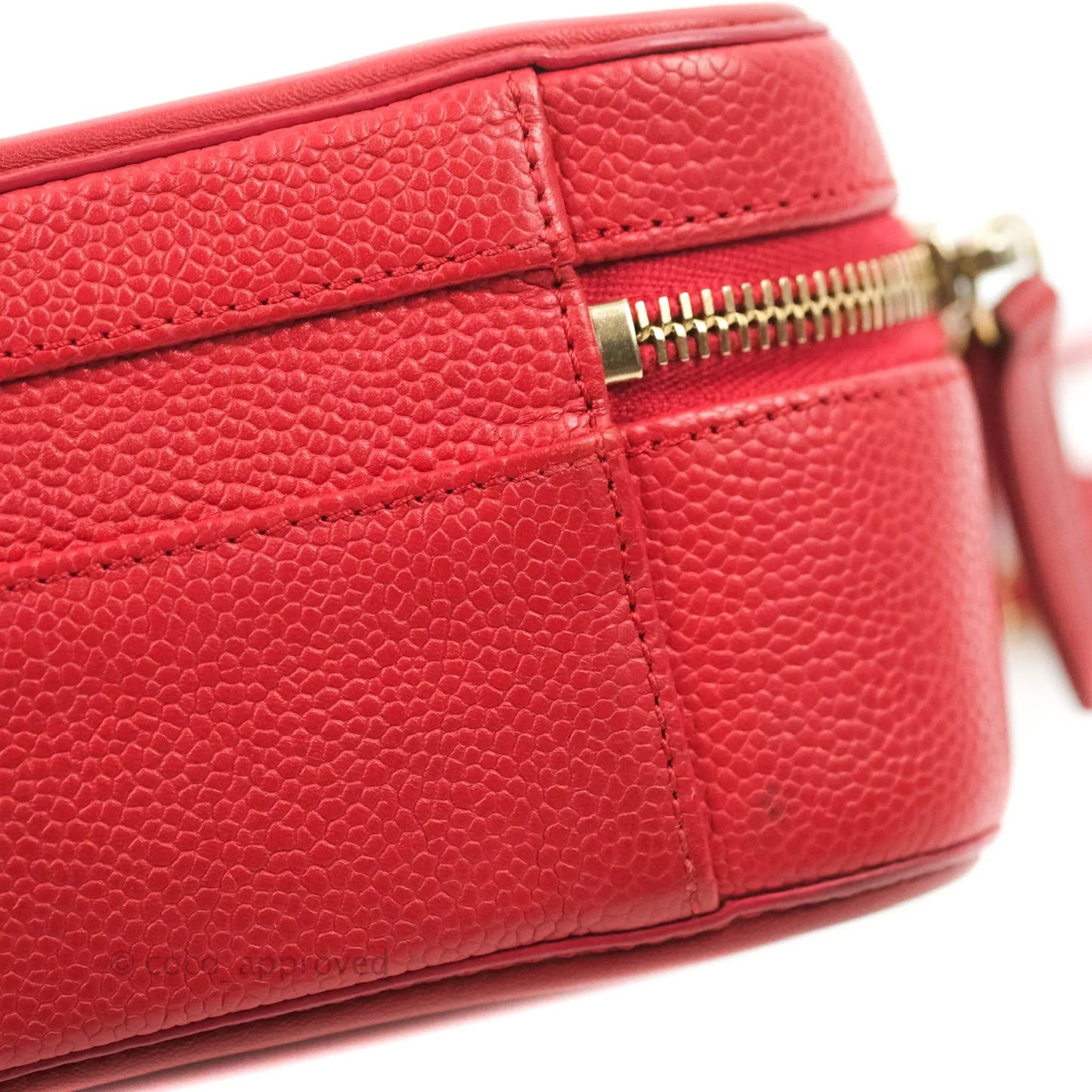 Chanel Quilted Medium CC Filigree Vanity Case Red Caviar Gold Hardware