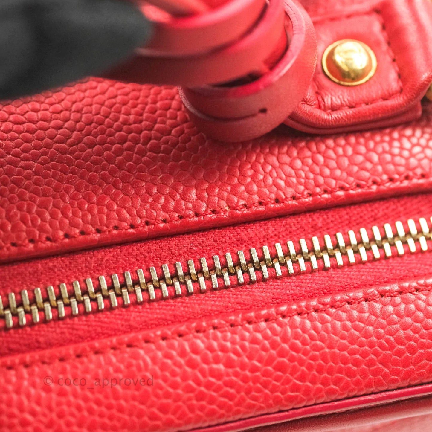 Chanel Quilted Medium CC Filigree Vanity Case Red Caviar Gold Hardware