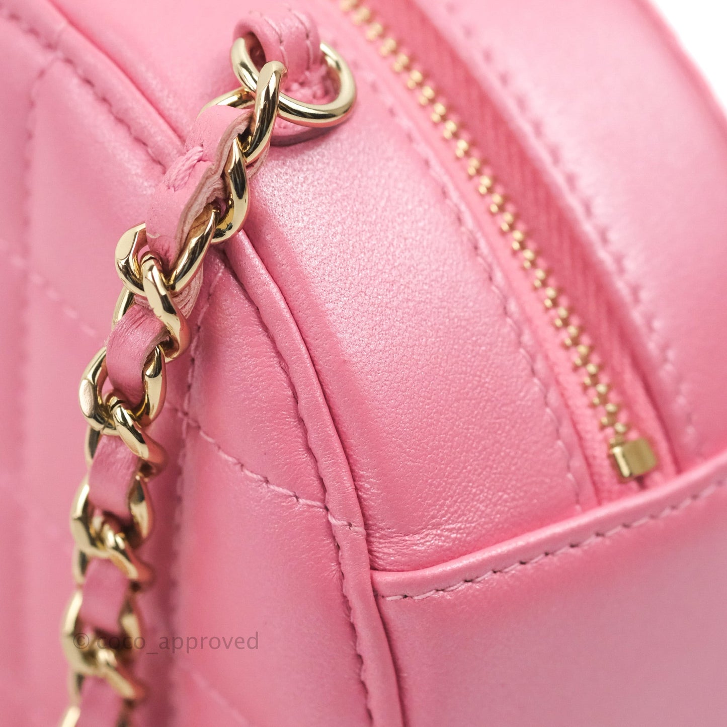 Chanel Quilted Round Clutch With Pearl Chain Iridescent Pink Lambskin Gold Hardware