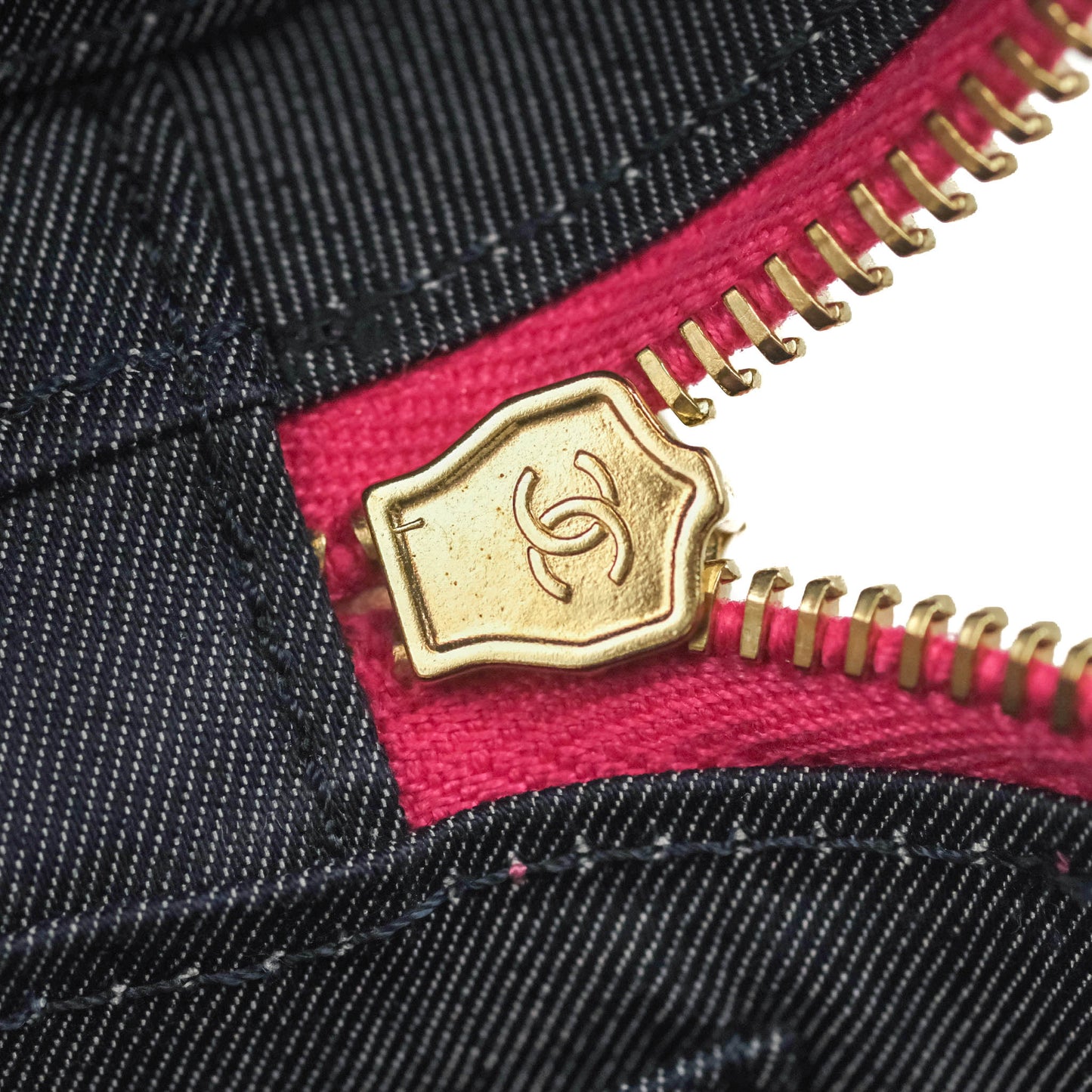 Chanel CC Mania Vanity Case Pink Lambskin Gold Hardware