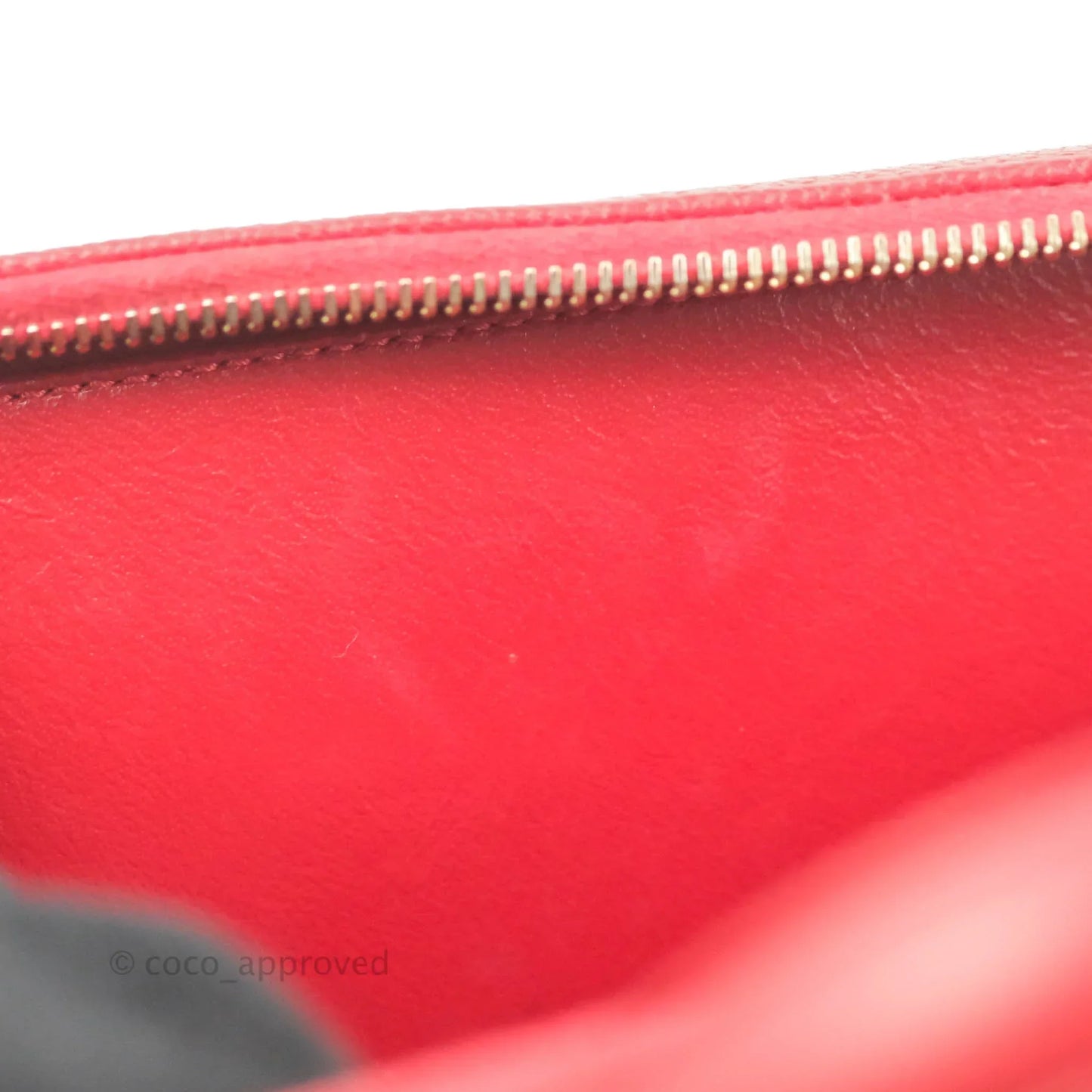 Chanel Quilted Medium CC Filigree Vanity Case Red Caviar Gold Hardware