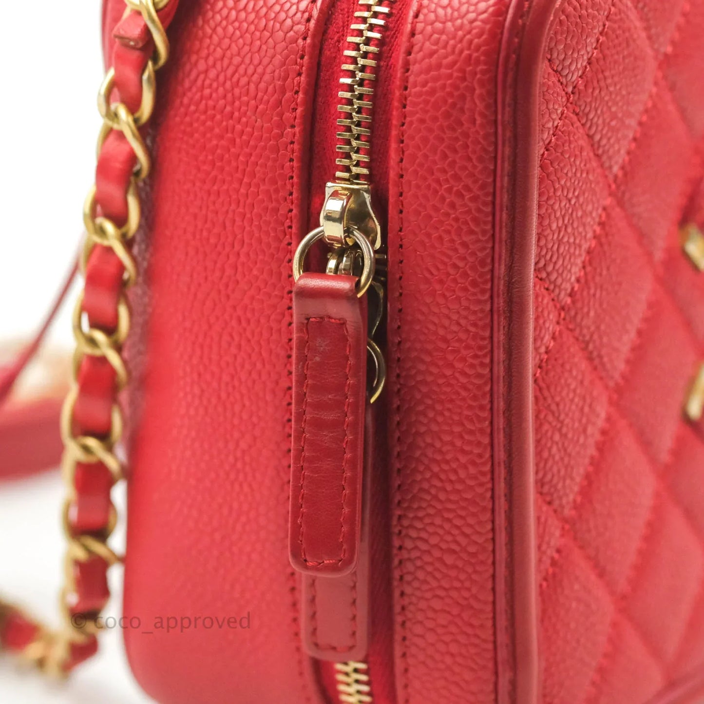Chanel Quilted Medium CC Filigree Vanity Case Red Caviar Gold Hardware