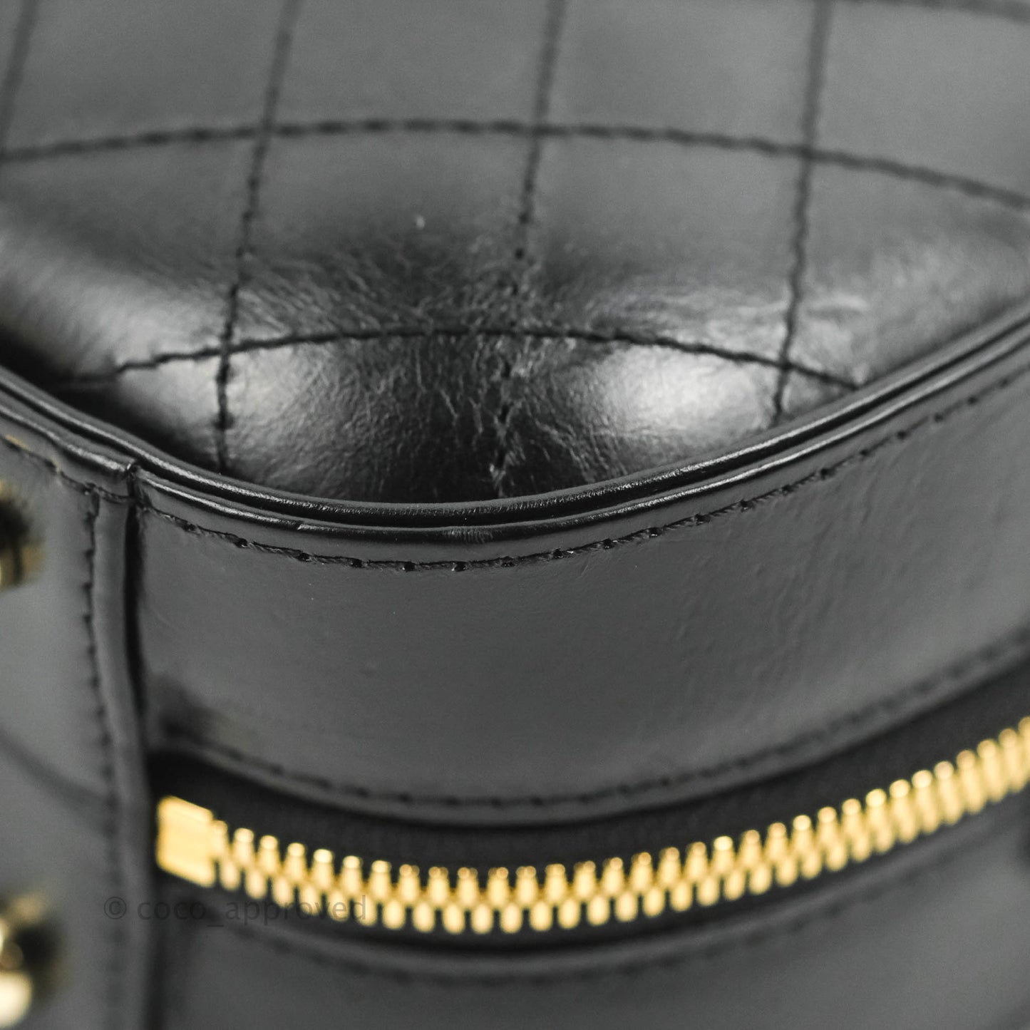 Chanel Small Round Vanity Case Bag Black Crumpled Calfskin 19C