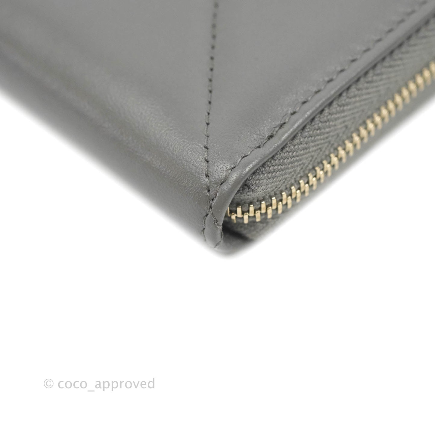Chanel Quilted 19 Zipped Wallet Grey Lambskin