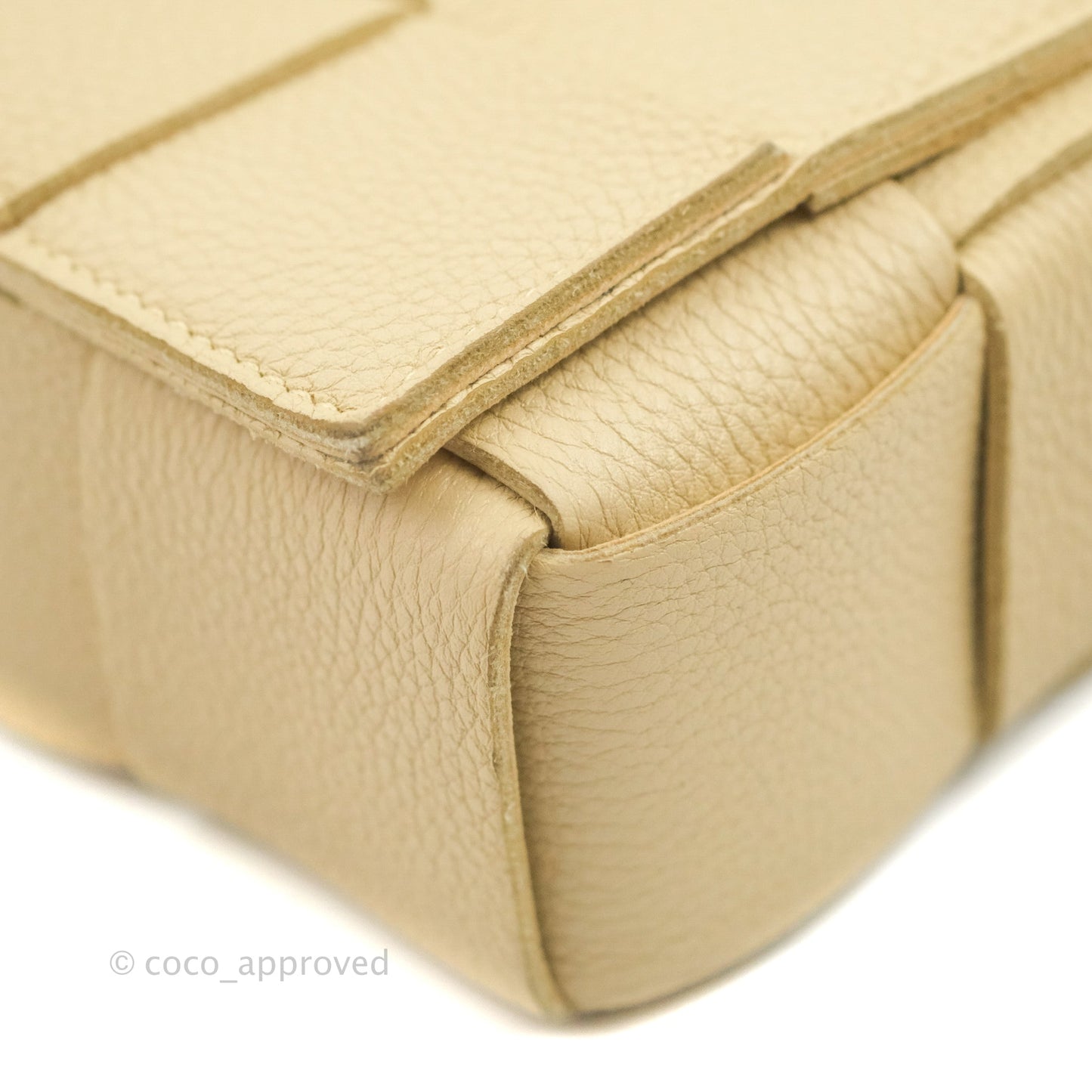 Bottega Veneta Cassette Shoulder Bag Intreccio Porridge Grained Calfskin Gold Hardware