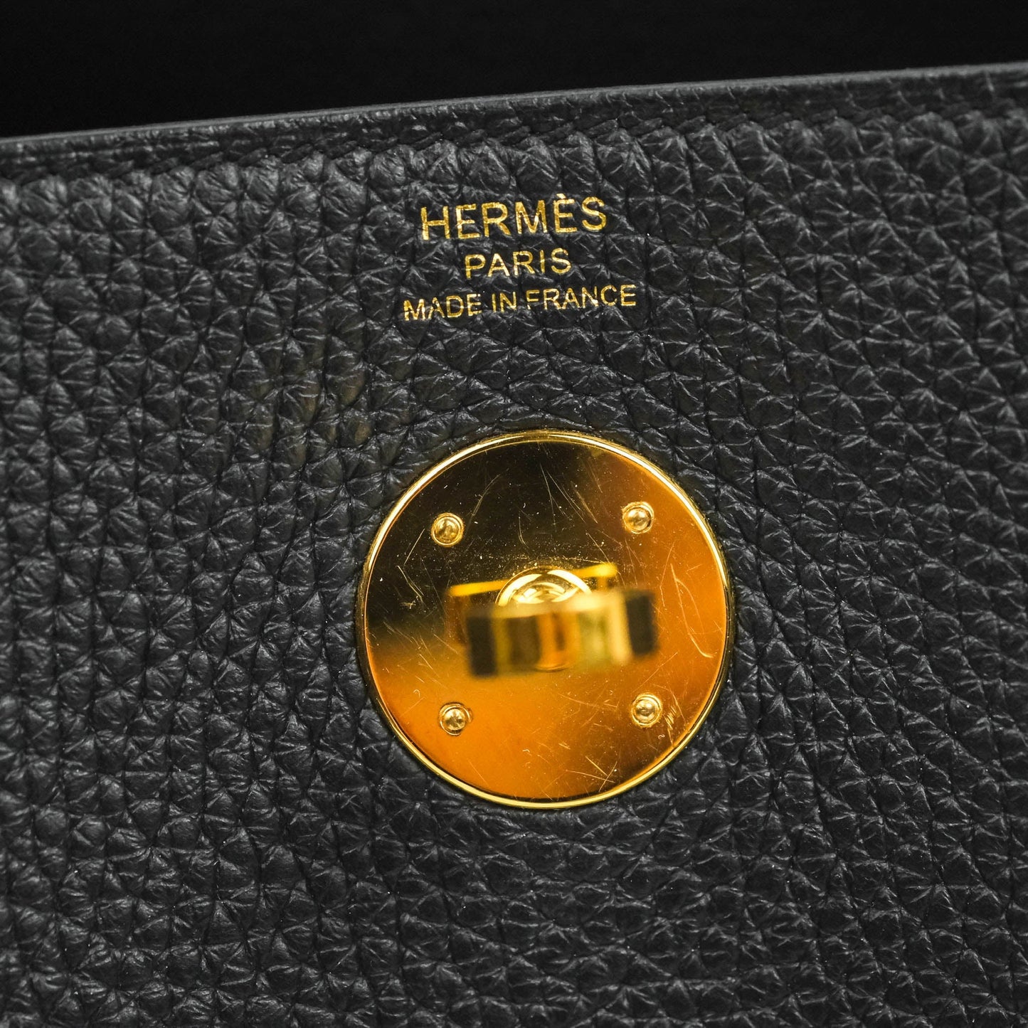 Hermès Lindy 26 Taurillion Clemence Black Gold Hardware
