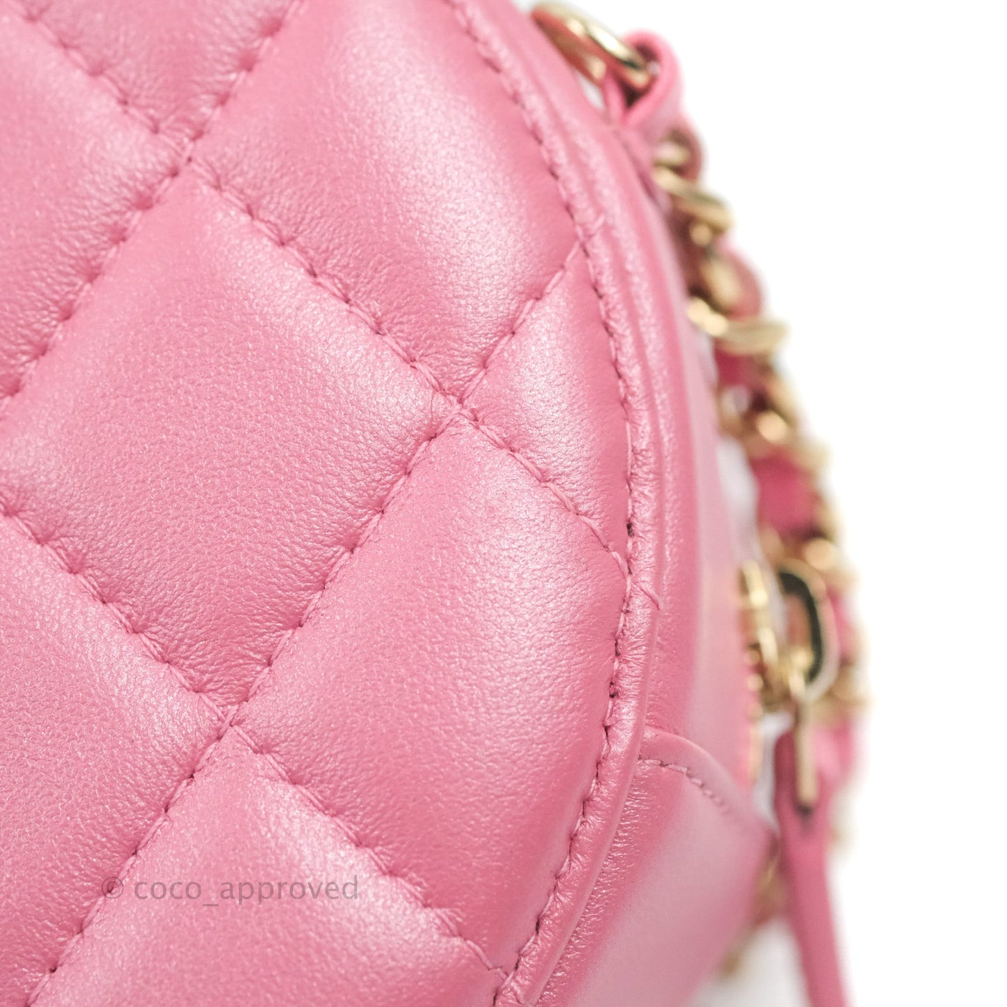 Chanel Quilted Round Clutch With Pearl Chain Iridescent Pink Lambskin Gold Hardware