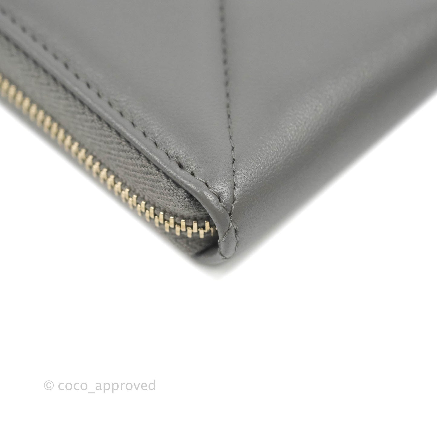 Chanel Quilted 19 Zipped Wallet Grey Lambskin