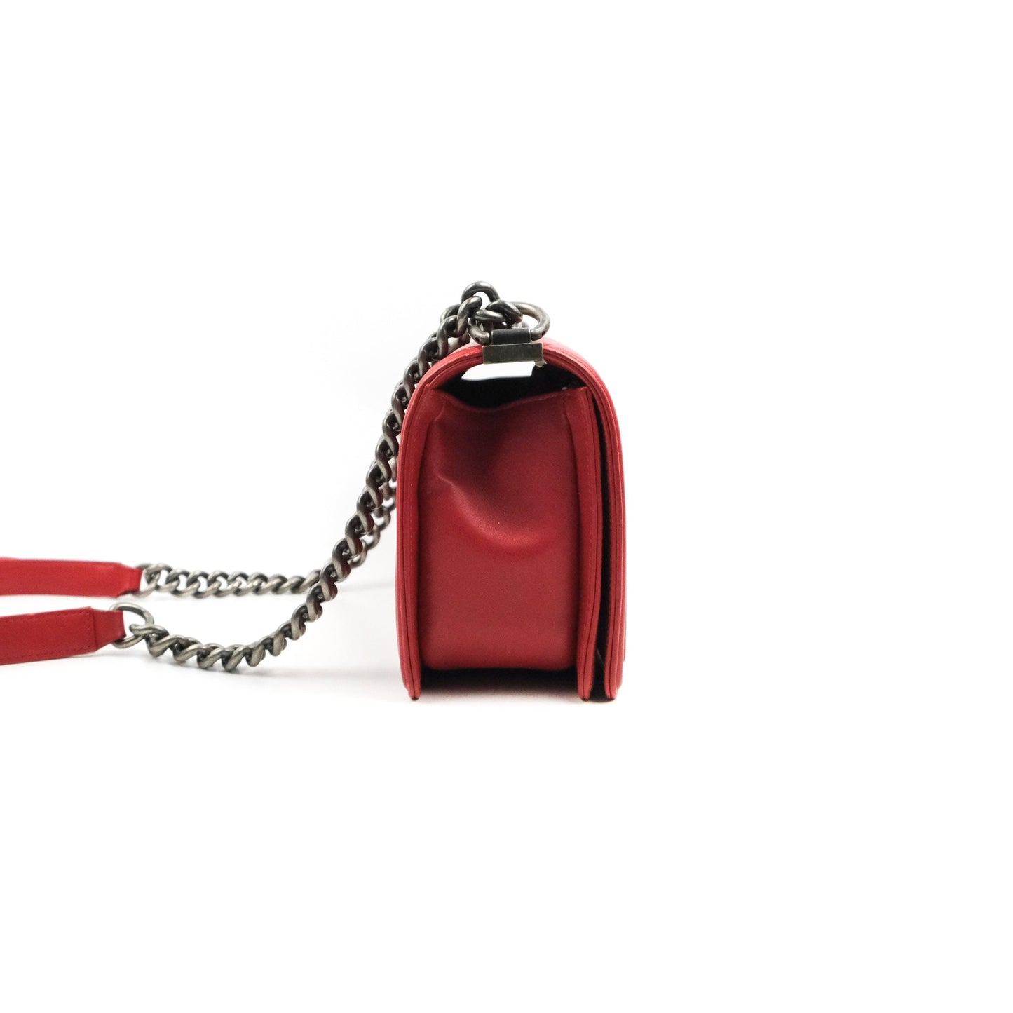 Chanel Medium Boy Chevron Red Calfskin Ruthenium Hardware