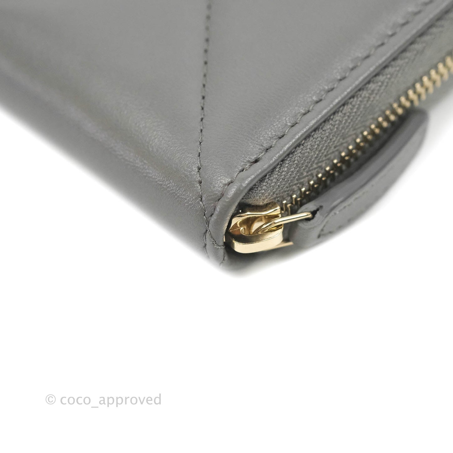 Chanel Quilted 19 Zipped Wallet Grey Lambskin