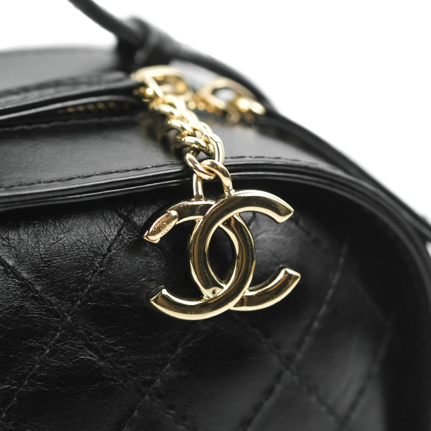 Chanel Small Round Vanity Case Bag Black Crumpled Calfskin 19C
