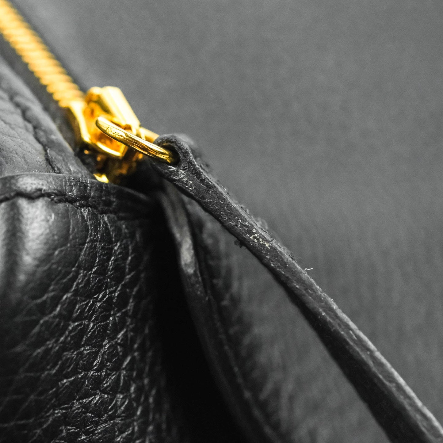 Hermès Lindy 26 Taurillion Clemence Black Gold Hardware
