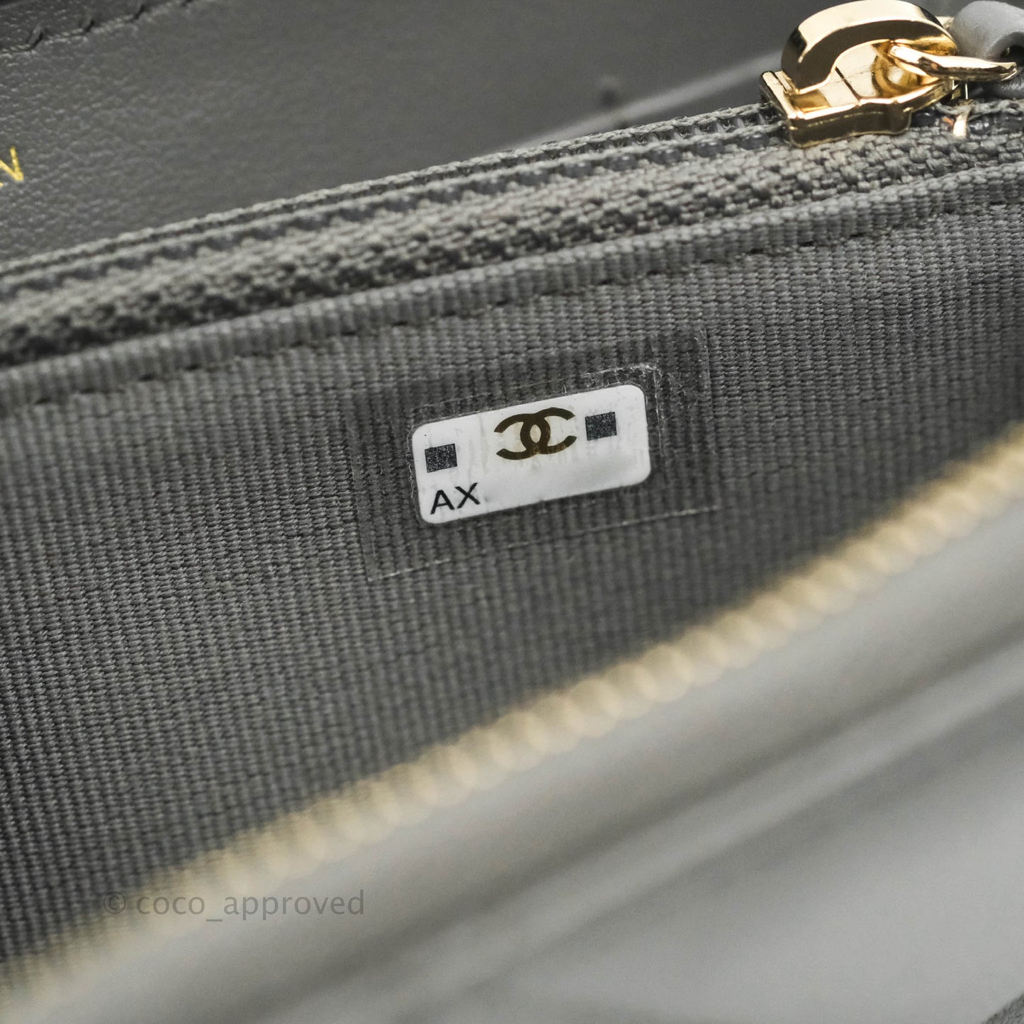 Chanel Quilted 19 Zipped Wallet Grey Lambskin