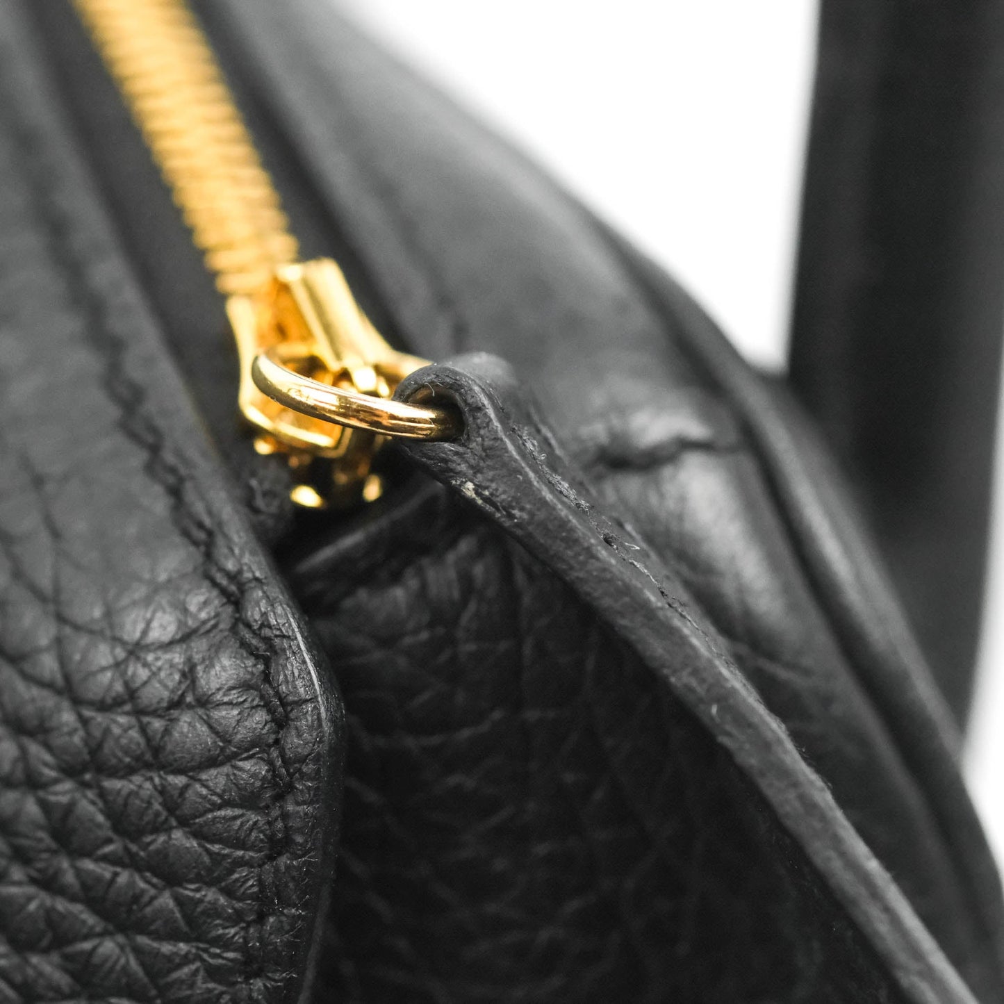 Hermès Lindy 26 Taurillion Clemence Black Gold Hardware