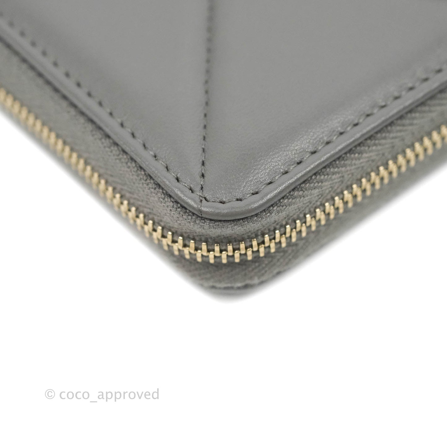 Chanel Quilted 19 Zipped Wallet Grey Lambskin