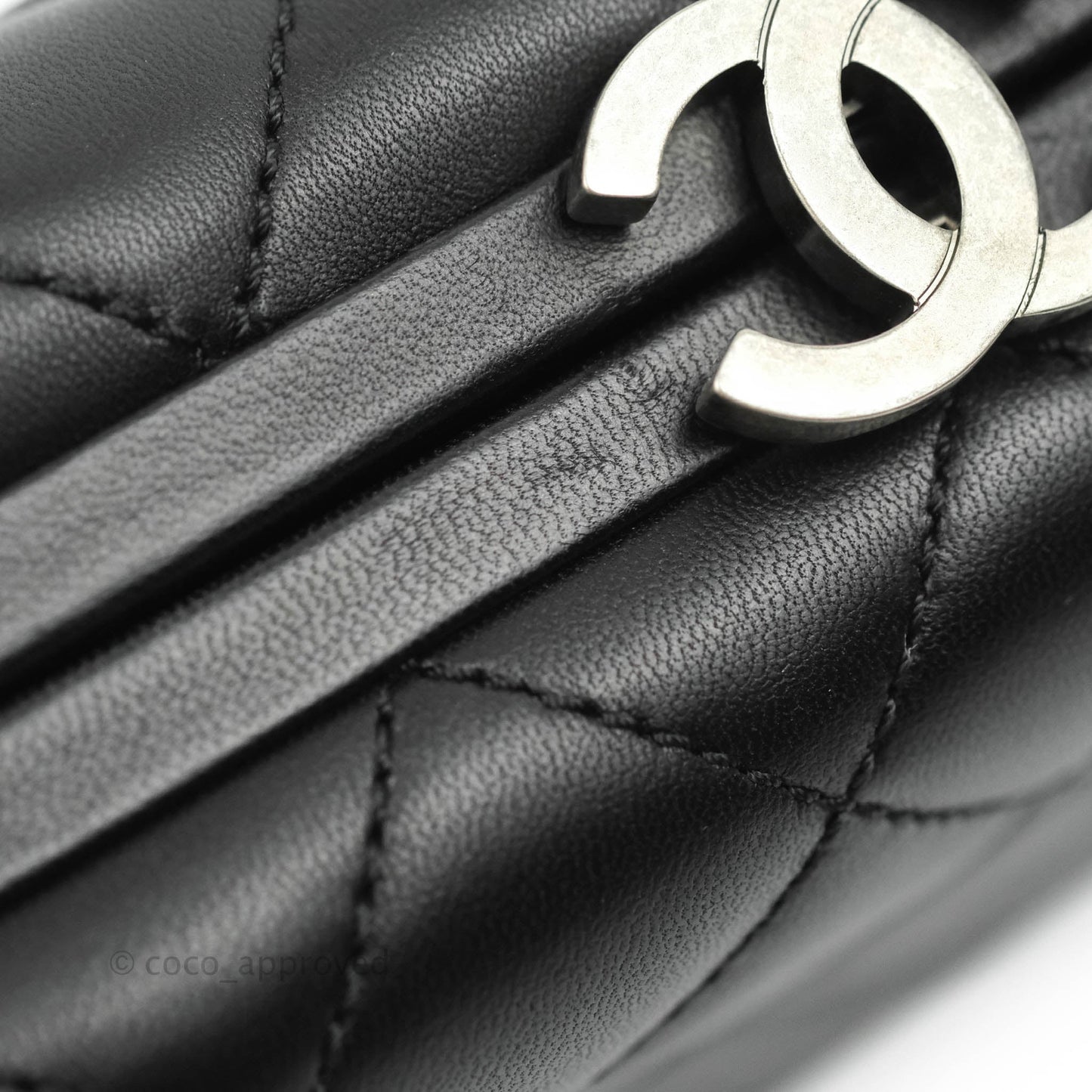 Chanel Quilted CC Kisslock Box With Chain Black Lambskin Ruthenium Hardware