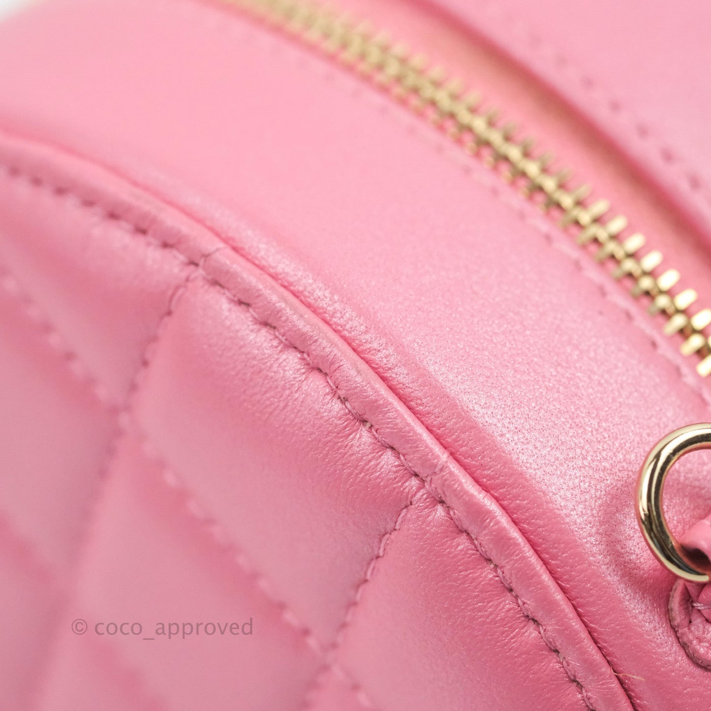 Chanel Quilted Round Clutch With Pearl Chain Iridescent Pink Lambskin Gold Hardware
