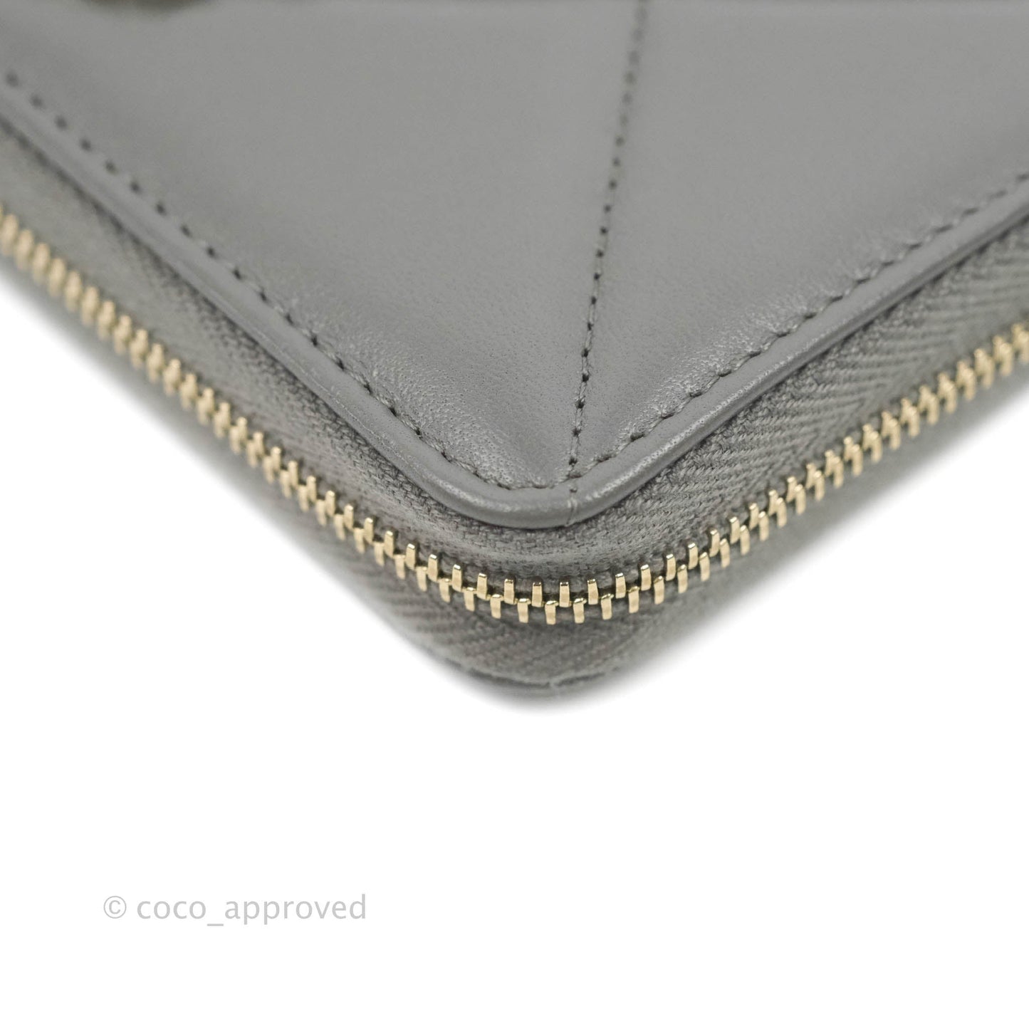 Chanel Quilted 19 Zipped Wallet Grey Lambskin