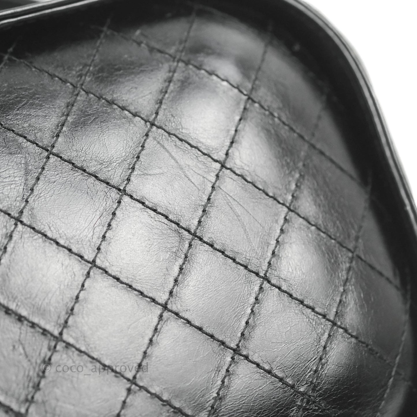 Chanel Small Round Vanity Case Bag Black Crumpled Calfskin 19C
