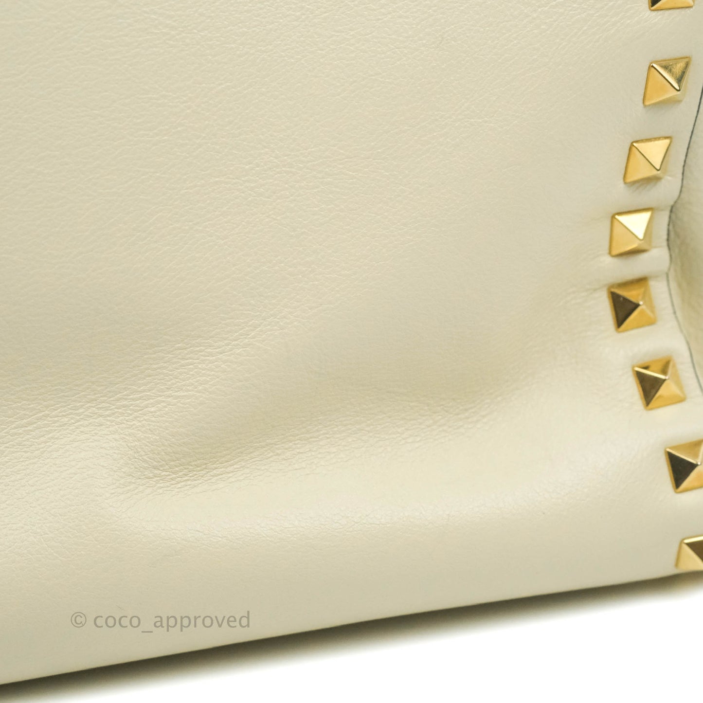 Valentino Garavani Rockstud Mini Trapeze Shoulder Bag White Calfskin Gold Hardware