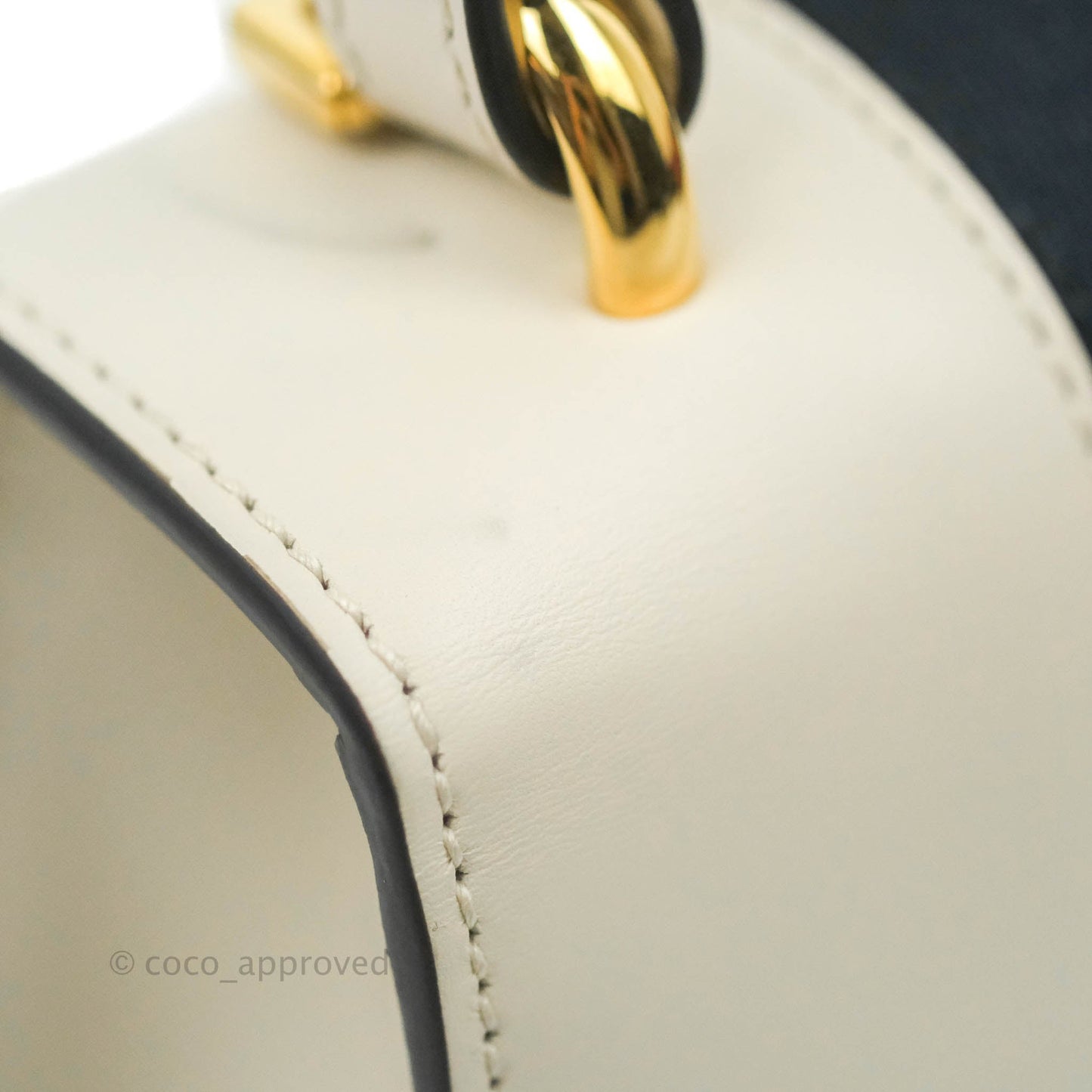 Gucci Mini Sylvie Top Handle White Calfskin Shoulder Bag⁣ ⁣⁣⁣⁣⁣⁣⁣⁣⁣⁣⁣⁣⁣⁣⁣⁣With Strap