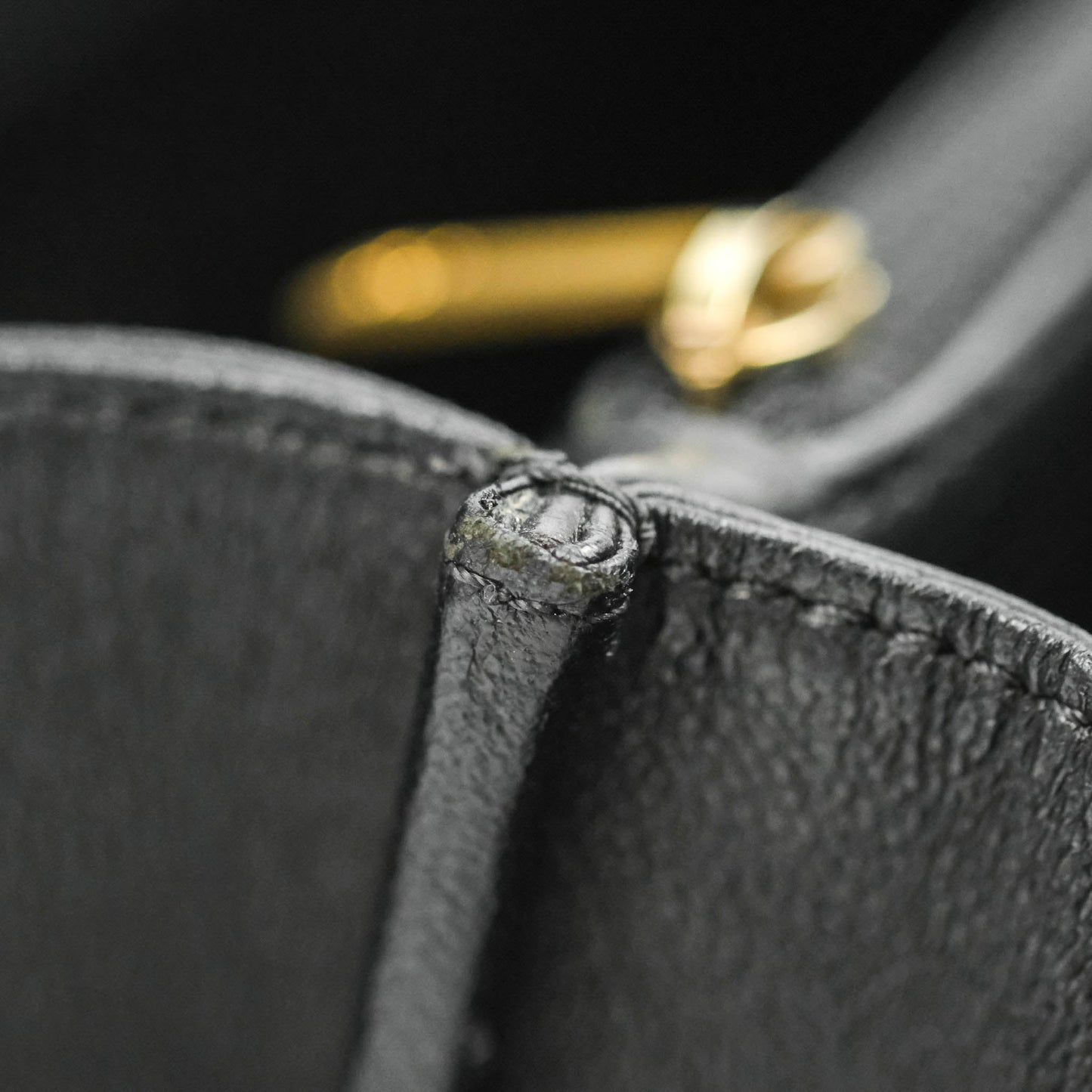 Chanel Quilted Medium CC Filigree Vanity Case Black Caviar Gold Hardware