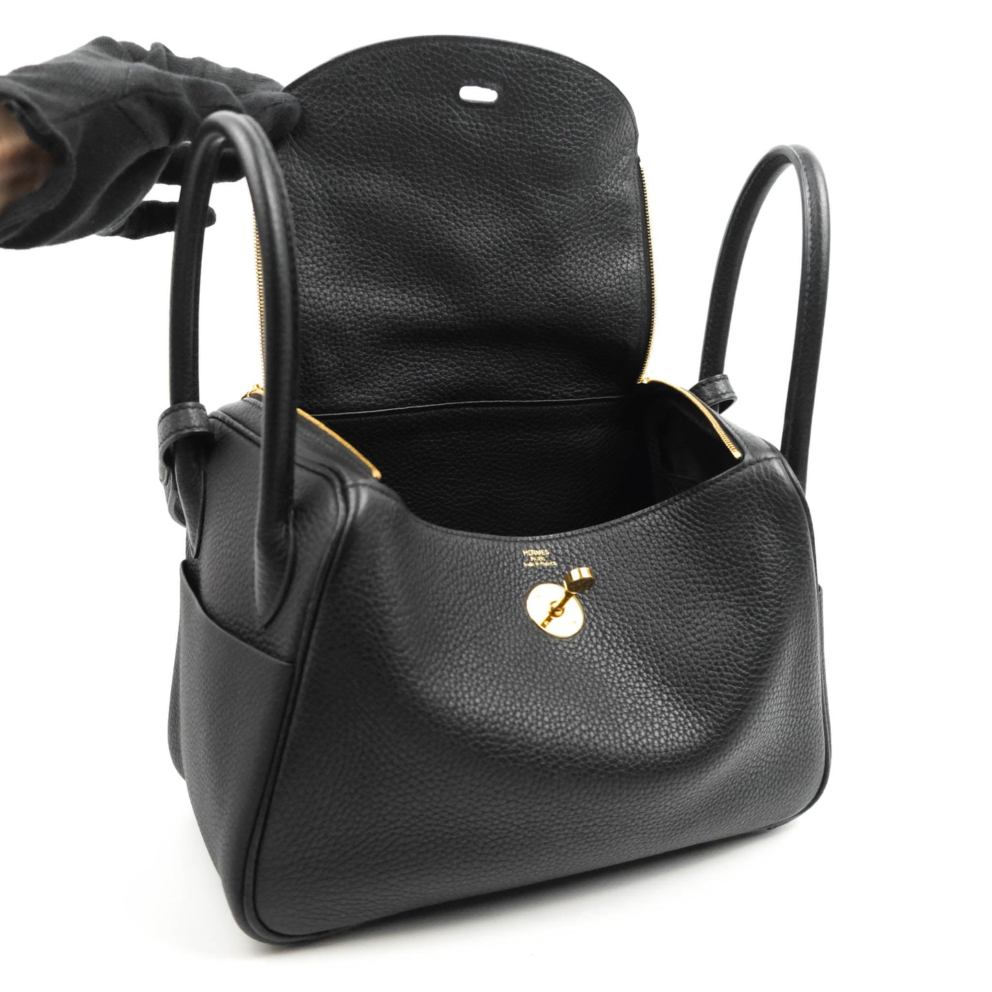 Hermès Lindy 26 Taurillion Clemence Black Gold Hardware