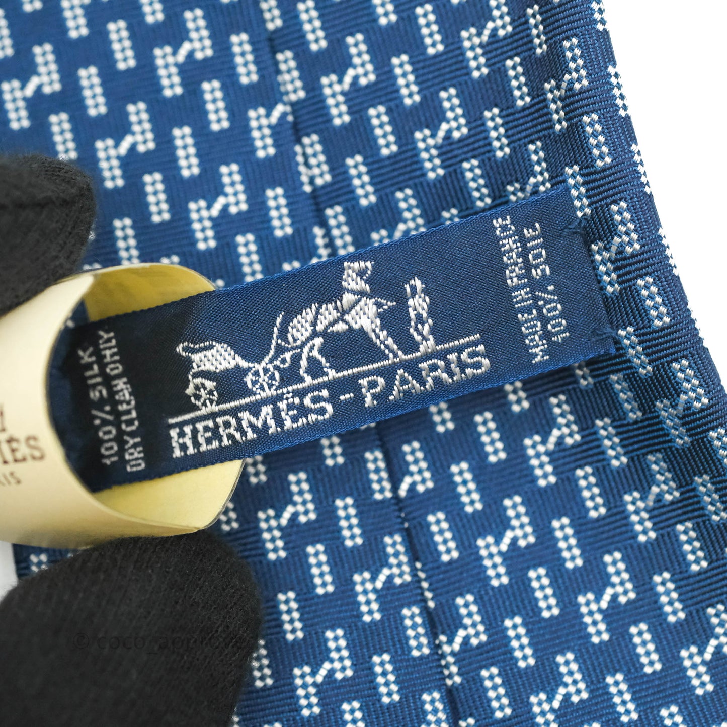 Hermès Lourde H Hippique White Marine Silk Tie