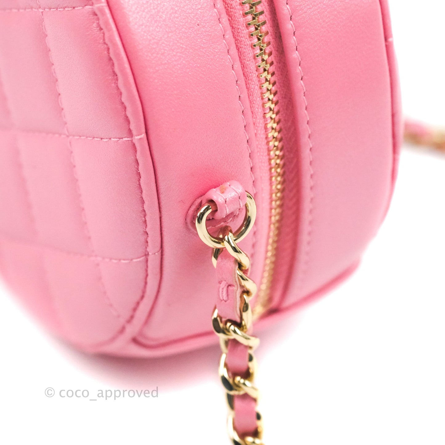 Chanel Quilted Round Clutch With Pearl Chain Iridescent Pink Lambskin Gold Hardware
