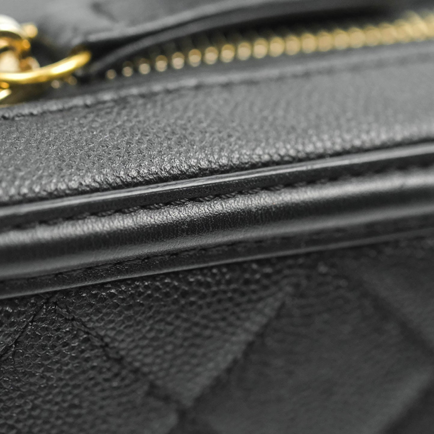 Chanel Quilted Medium CC Filigree Vanity Case Black Caviar Gold Hardware
