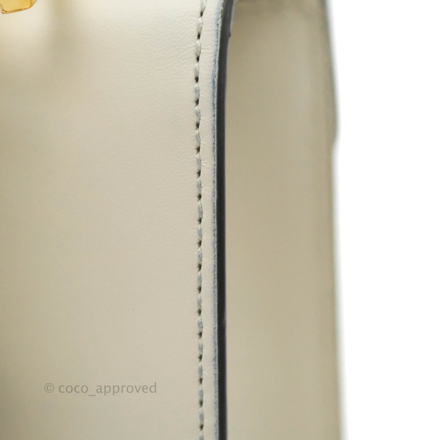 Gucci Mini Sylvie Top Handle White Calfskin Shoulder Bag⁣ ⁣⁣⁣⁣⁣⁣⁣⁣⁣⁣⁣⁣⁣⁣⁣⁣With Strap