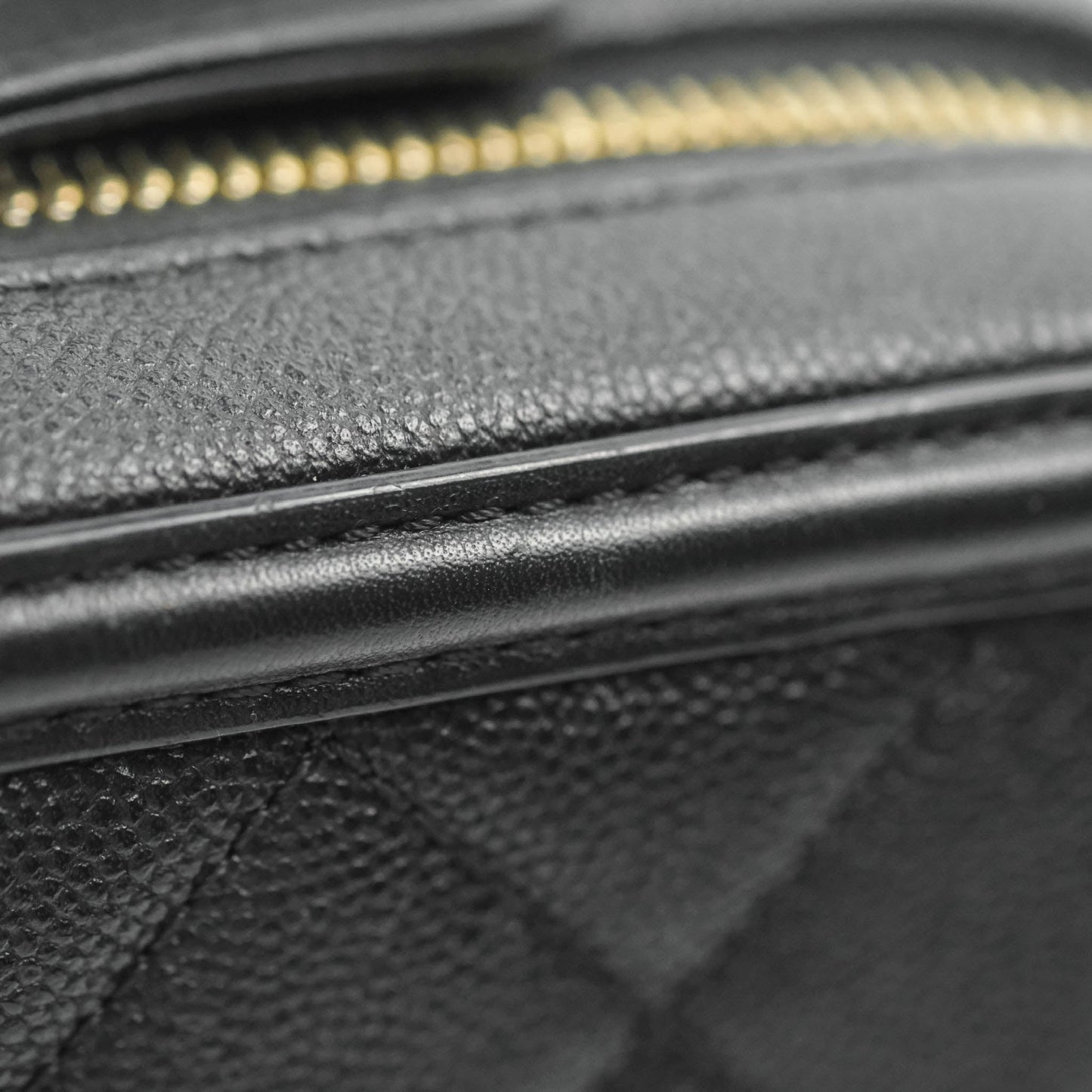 Chanel Quilted Medium CC Filigree Vanity Case Black Caviar Gold Hardware
