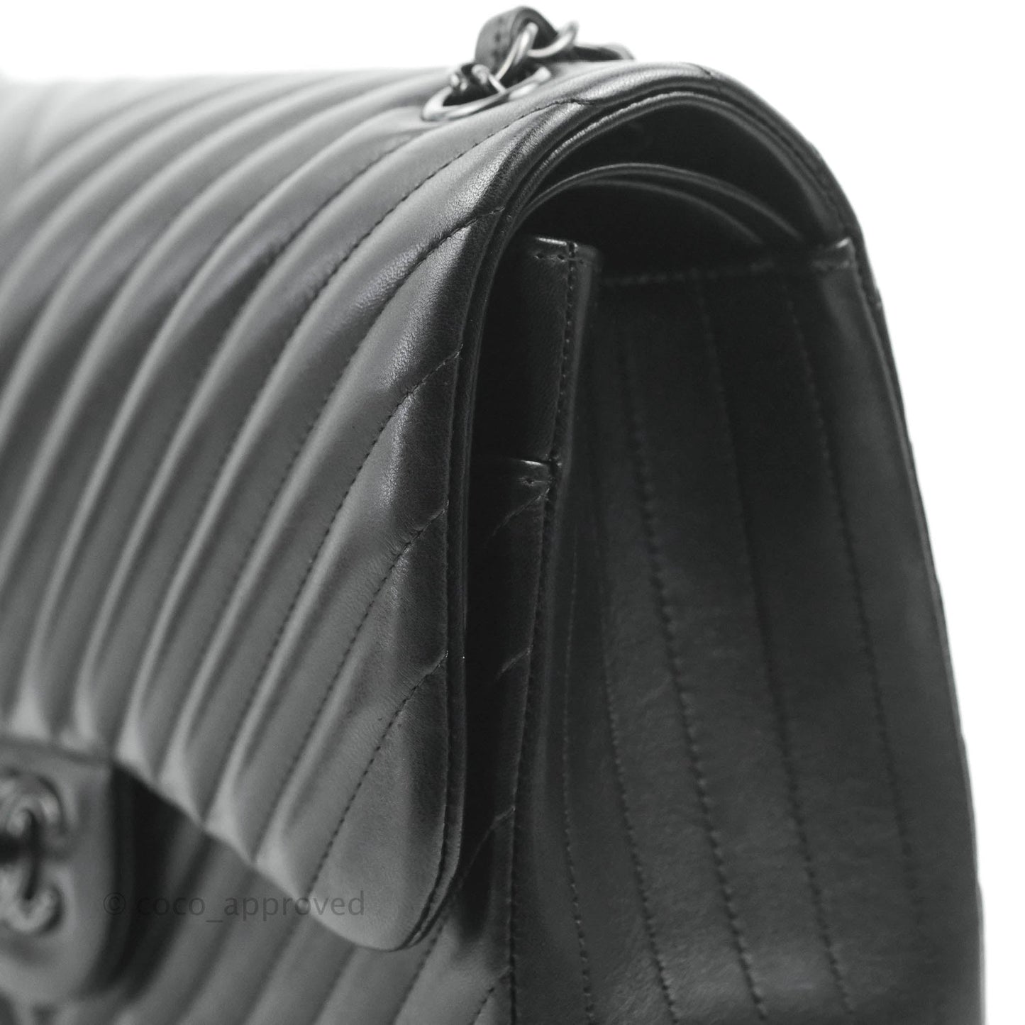 Chanel Jumbo Double Flap So Black Chevron Lambskin Black Hardware⁣⁣
