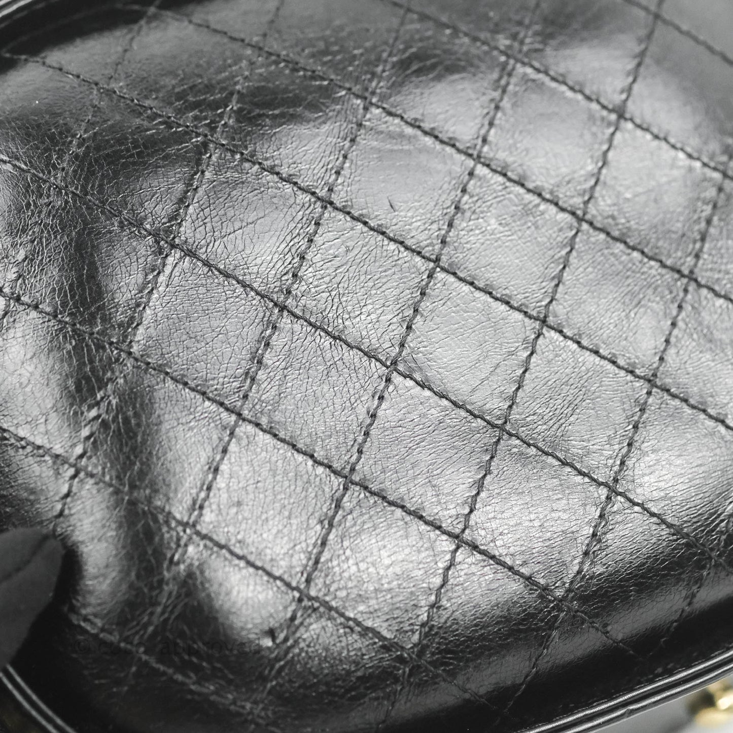 Chanel Small Round Vanity Case Bag Black Crumpled Calfskin 19C
