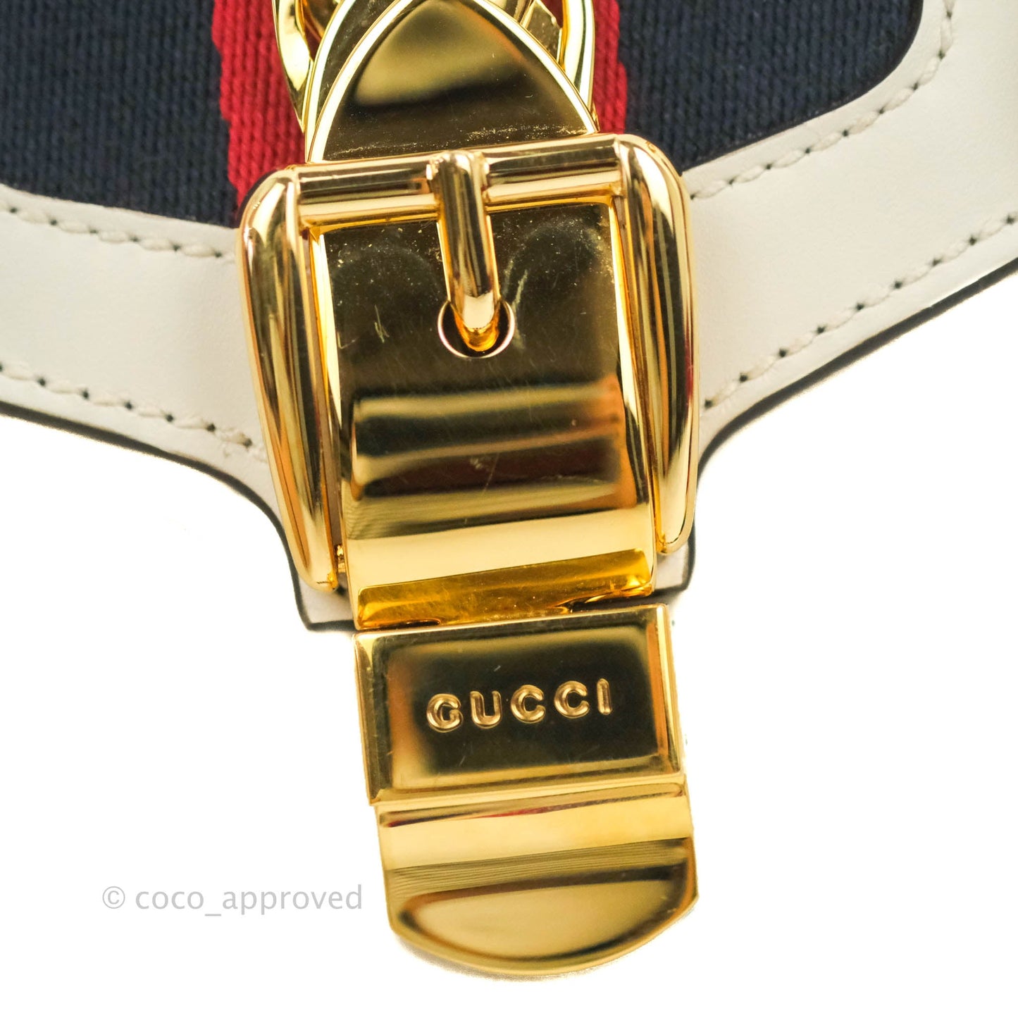 Gucci Mini Sylvie Top Handle White Calfskin Shoulder Bag⁣ ⁣⁣⁣⁣⁣⁣⁣⁣⁣⁣⁣⁣⁣⁣⁣⁣With Strap