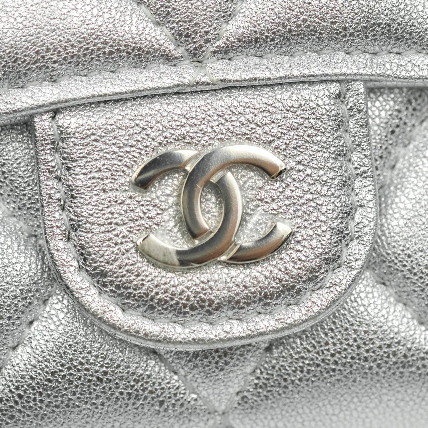 Chanel Quilted Flap Card Holder Metallic Silver Lambskin Silver Hardware 21P