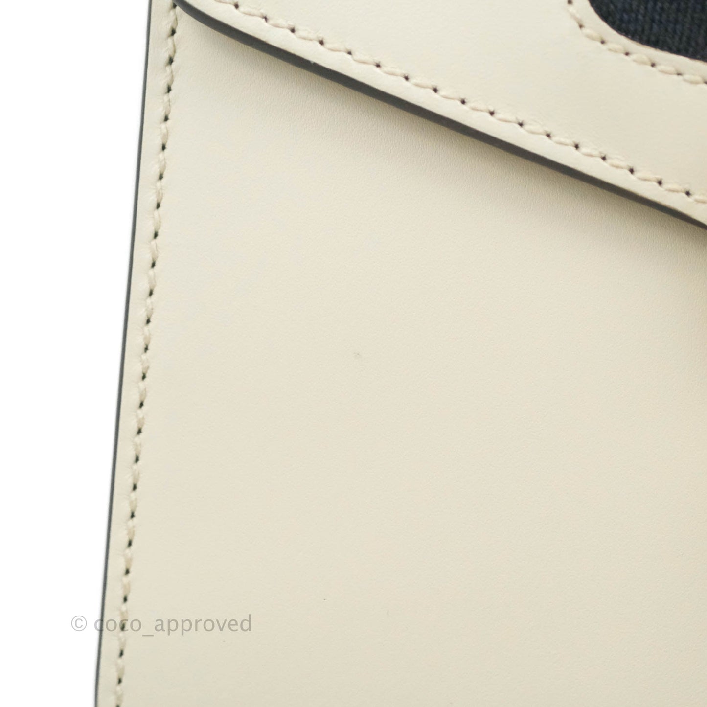 Gucci Mini Sylvie Top Handle White Calfskin Shoulder Bag⁣ ⁣⁣⁣⁣⁣⁣⁣⁣⁣⁣⁣⁣⁣⁣⁣⁣With Strap