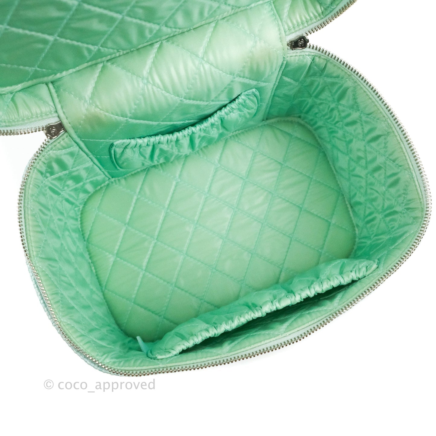 Chanel Deauville Vanity Pouch Mint Raffia Calfskin