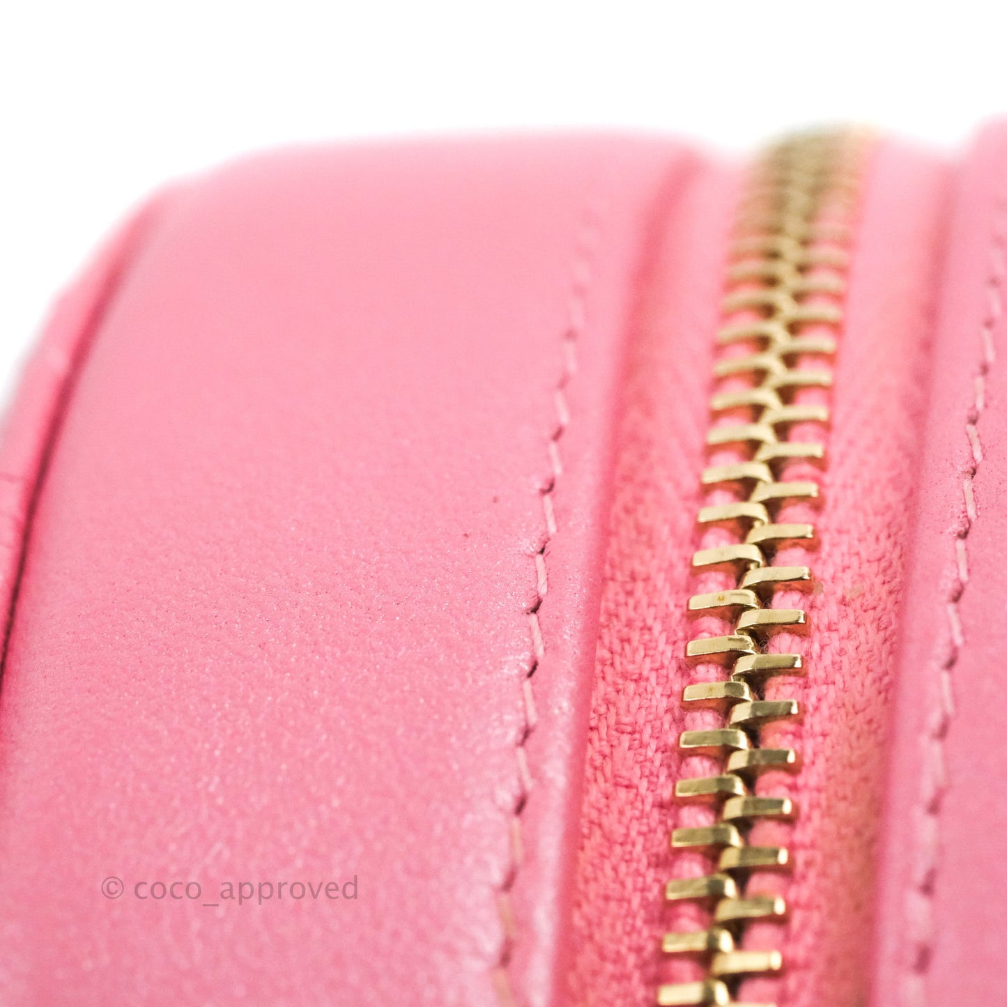 Chanel Quilted Round Clutch With Pearl Chain Iridescent Pink Lambskin Gold Hardware