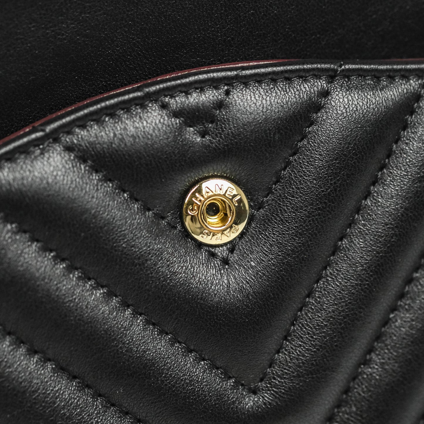 Chanel Jumbo Chevron Double Flap Black Lambskin Gold Hardware⁣⁣