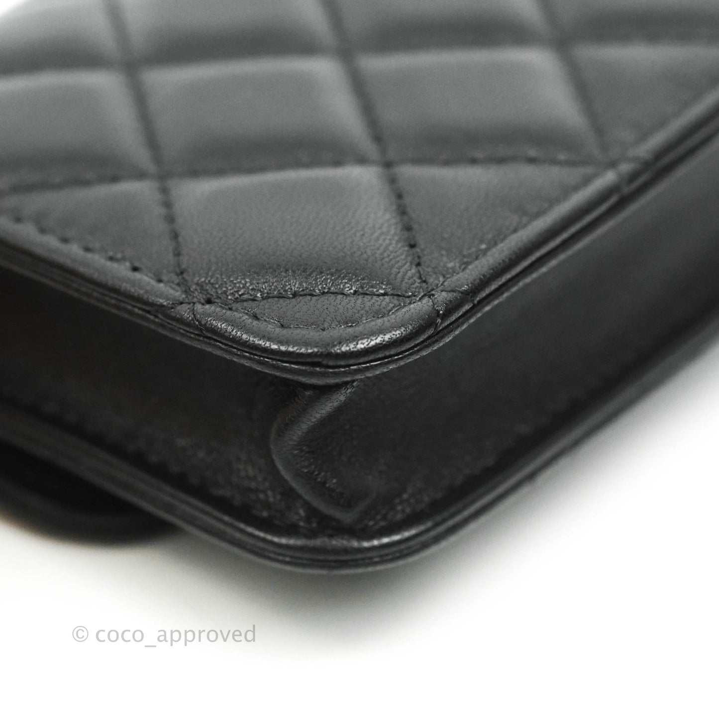 Chanel Pearl Crush Card Holder Black Lambskin Aged Gold Hardware